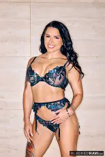 Eva Angelina - La milf eva obsesionada con Bbc se une a dos equipos | Picture (1)